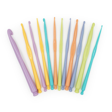 White Smoke Habbi  Plastic Crochet Hooks Asst 12Pc Crochet