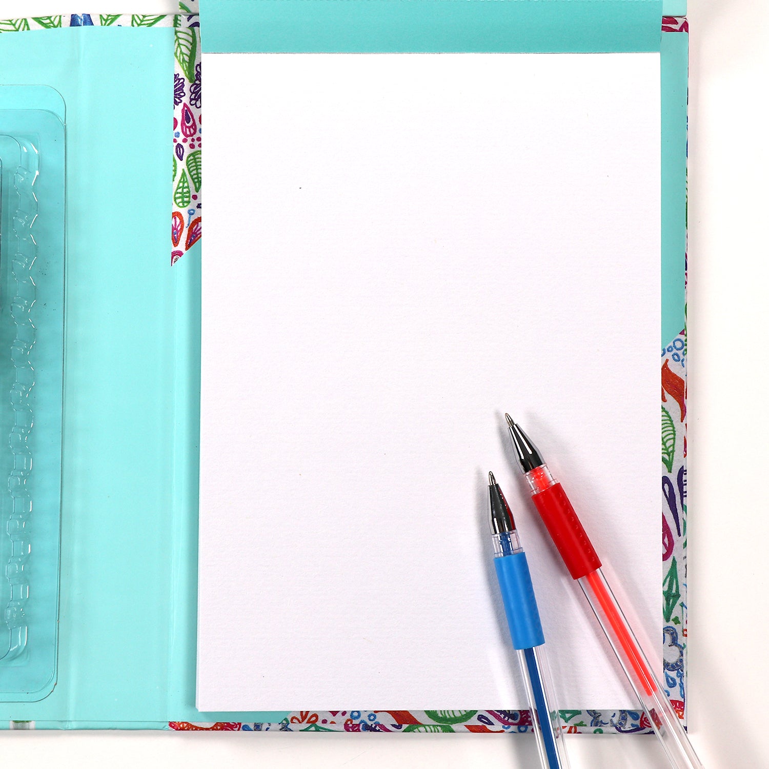 White Smoke I Heart Art  Gel Pen Travel Set Kids Activities
