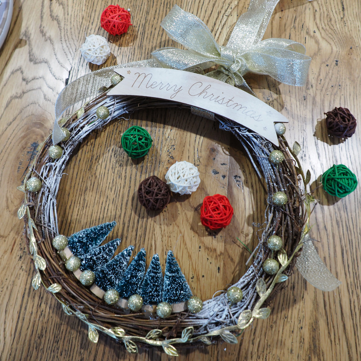 Rosy Brown XMAS Wood Wreath, Round, 24cm, 1pk Xmas